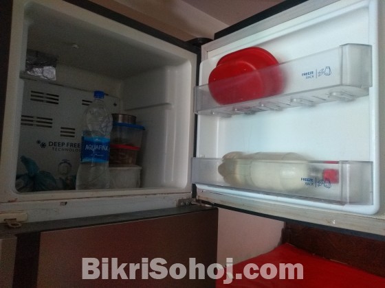 Whirphool refrigerator